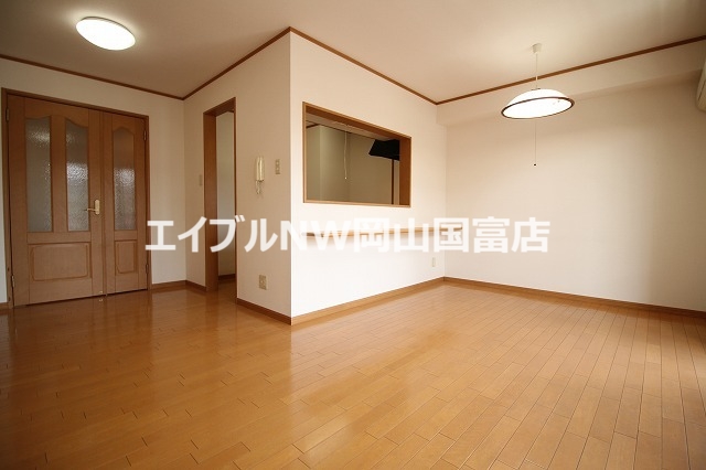 サンライフフジワラの居間写真