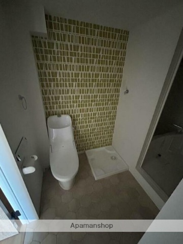 小田急線 読売ランド前駅 徒歩8分 2階建 築6年のトイレ写真