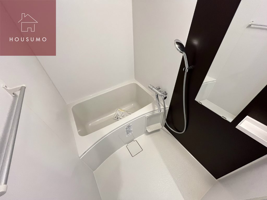 バス・シャワールーム　コンパクトで使いやすいお風呂です