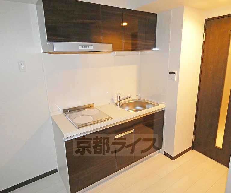 サクシード伏見車町1stのキッチン写真