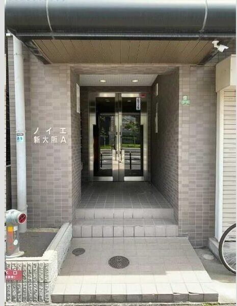 ノイエ新大阪A棟の外観写真