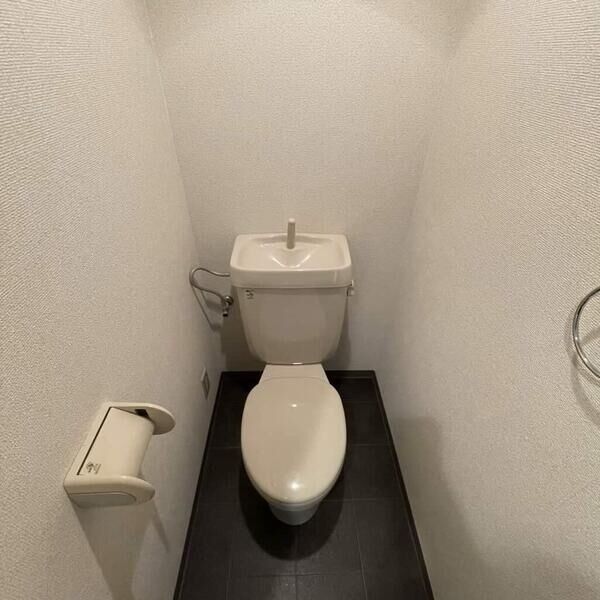 ノイエ新大阪A棟のトイレ写真