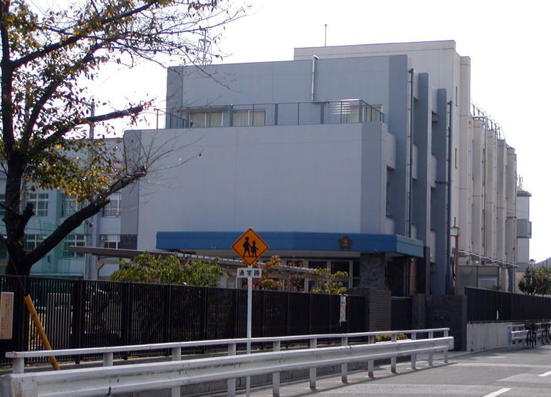 小学校　玉出小学校（小学校）まで380m