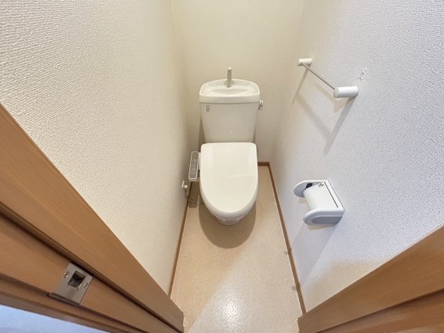 ＪＲ東海道本線 高槻駅 徒歩37分 2階建 築20年のトイレ写真