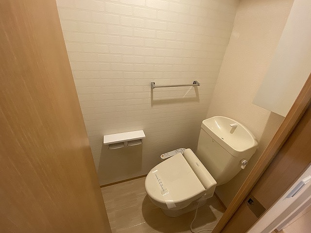 ＪＲ南武線 久地駅 徒歩3分 3階建 築13年のトイレ写真