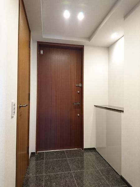 玄関　落ち着いた玄関です