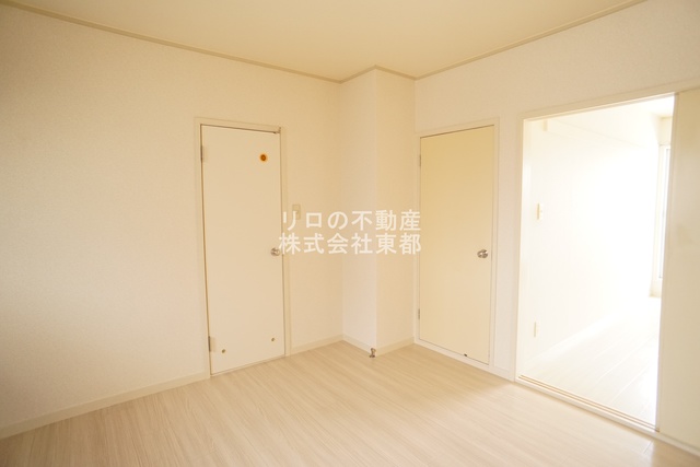 シャンプレンハイツB棟の居間写真