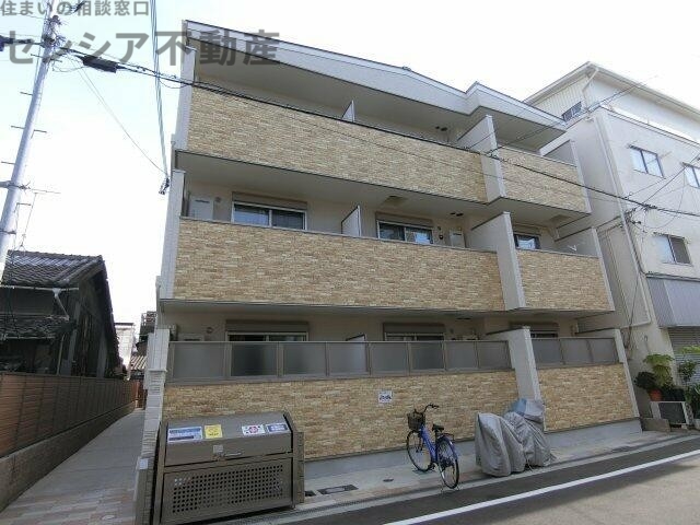 ピレーネ赤川.