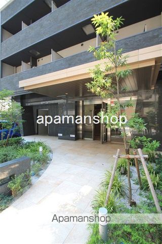 地下鉄御堂筋線 心斎橋駅 徒歩5分 15階建 築11年の外観写真