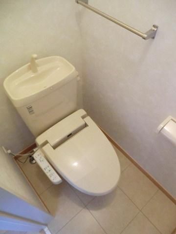 トイレ　ウォシュレットつきのトイレ