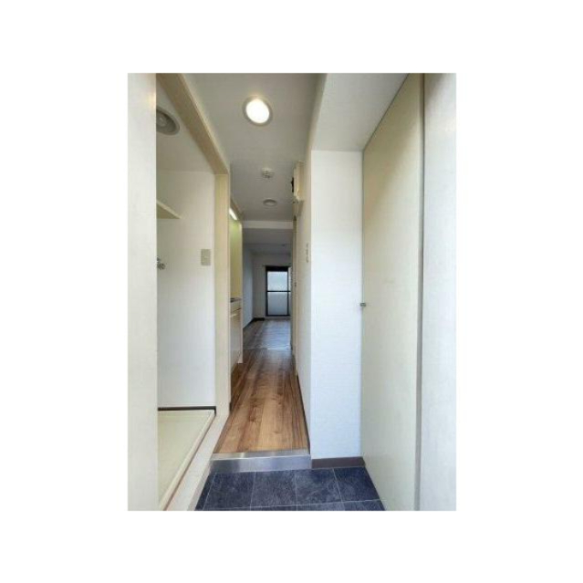 玄関　玄関からお部屋に向けて
