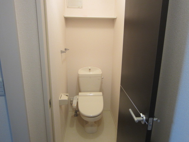 ＪＲ総武線 津田沼駅 徒歩15分 3階建 築17年のトイレ写真