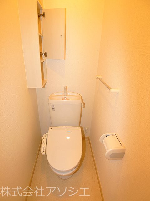 トイレ　ウォシュレット便座