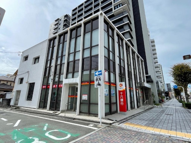 銀行　十六銀行桑名支店（銀行）まで317m