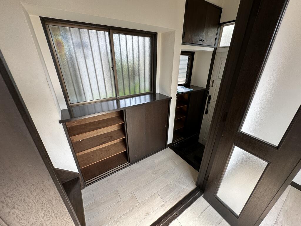 大森中279貸家の玄関写真