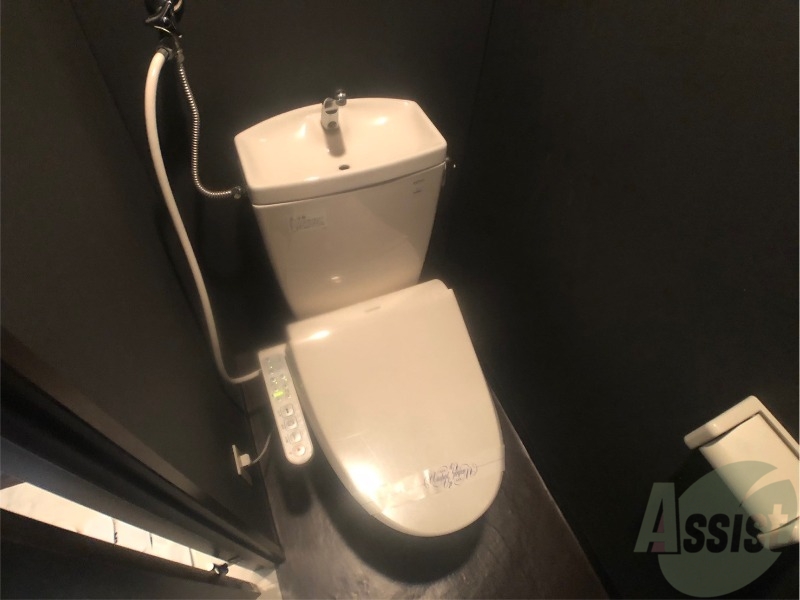 トイレ　こちらはトイレです。清潔感があり、安心して使用できます。