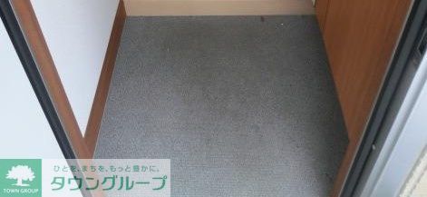 玄関　玄関は収納あります
