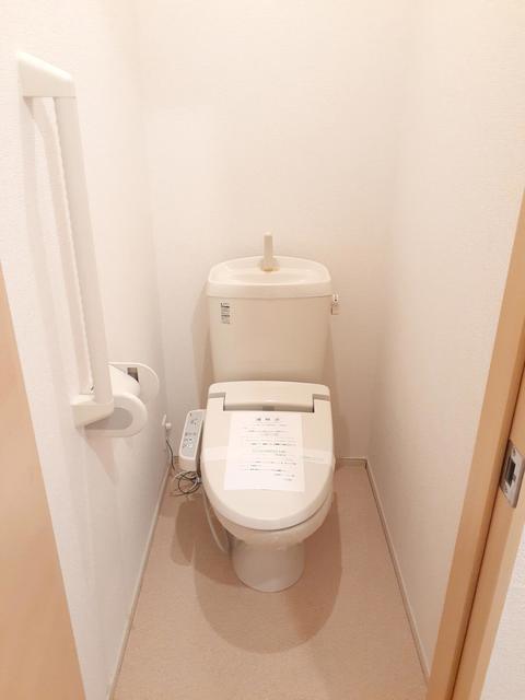 トイレ　温水洗浄便座