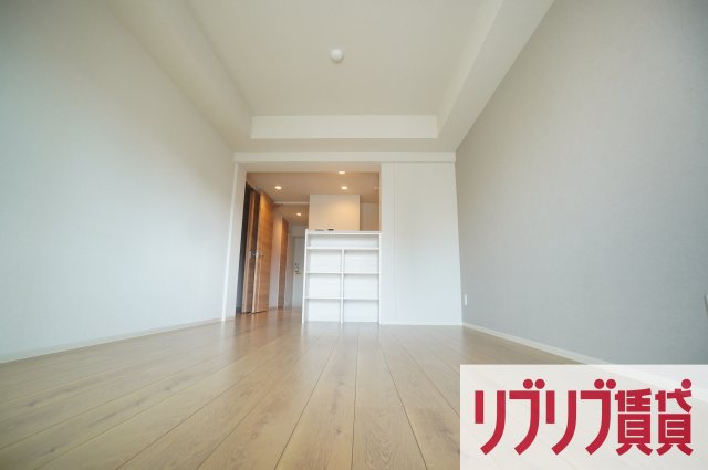 ＪＲ総武線 千葉駅 徒歩10分 8階建 築4年の居間写真