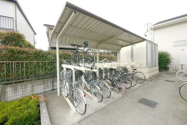 レオパレスレジデンスの外観写真