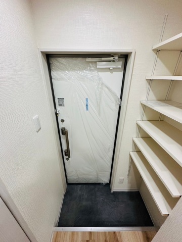玄関　※同じシリーズの別物件のお写真です※