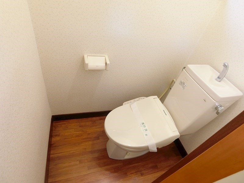 東武伊勢崎線 五反野駅 徒歩9分 1階建 築37年のトイレ写真