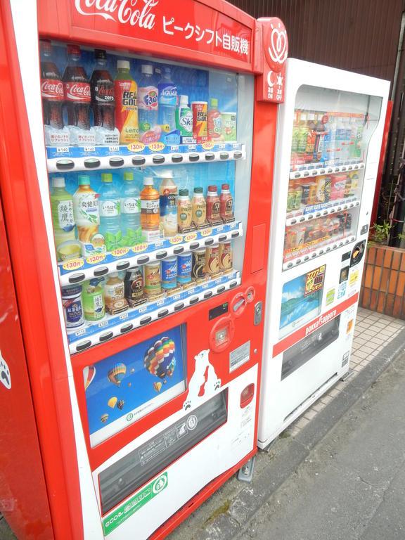 その他共有部分　敷地内自販機♪
