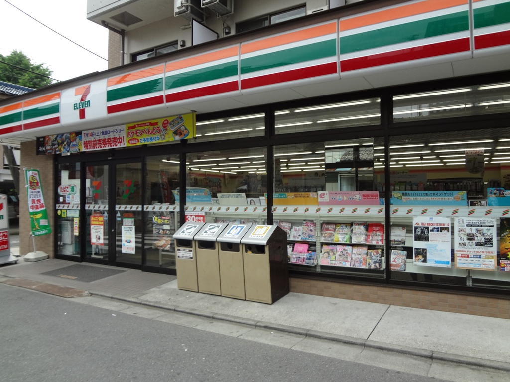 コンビニ　セブンイレブン川崎ソリッドスクエア店（コンビニ）まで200m