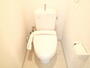 トイレ　★洗浄機能付き便座＆上部棚付きのトイレです★