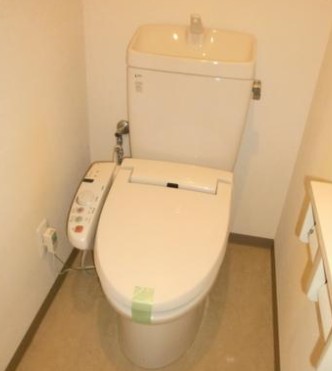 トイレ　別部屋参考写真となります