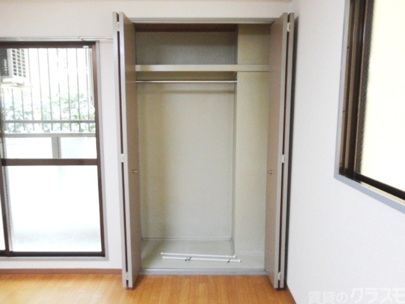 収納　お洋服はこちらに！