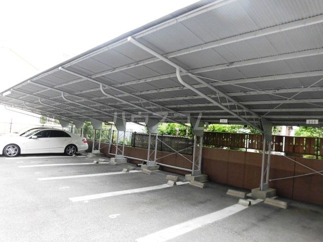 【名古屋市昭和区田面町のマンションの駐車場】