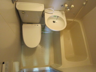 バス・シャワールーム　ウォシュレット完備