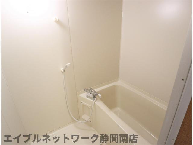 バス・シャワールーム　日々の疲れを癒すお風呂付です