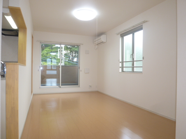 居室・リビング　同物件、別タイプの部屋の写真です