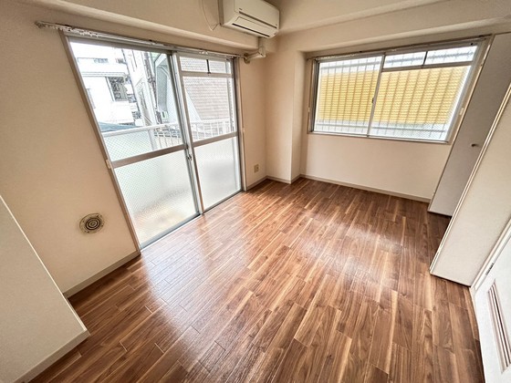 居室・リビング　※別号室の写真です