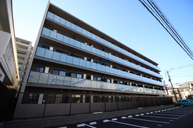 【川崎市中原区井田三舞町のマンションの建物外観】