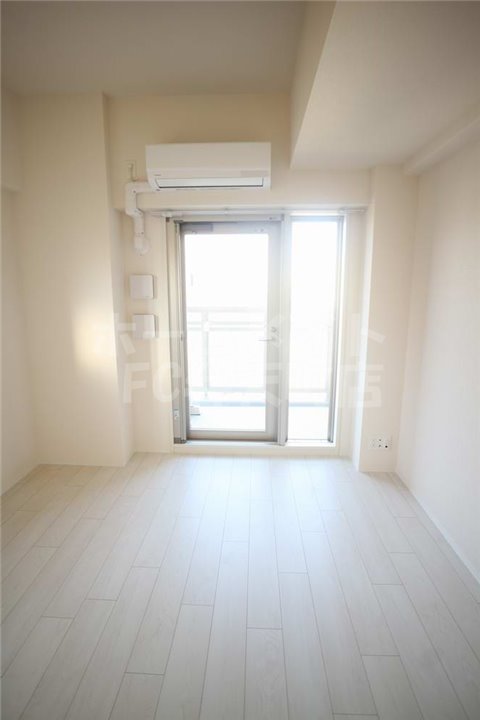 居室・リビング　ゆったり過ごせる居間です