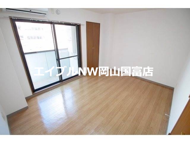 居室・リビング　洋室８帖