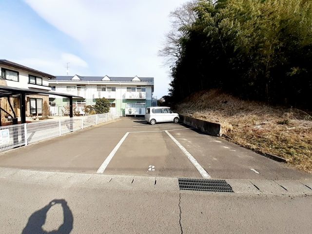 【角田市横倉のアパートの駐車場】