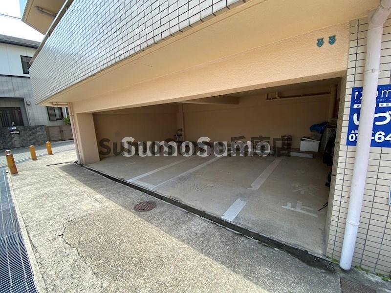 駐車場　車をお持ちの方に嬉しい駐車場付きの物件です