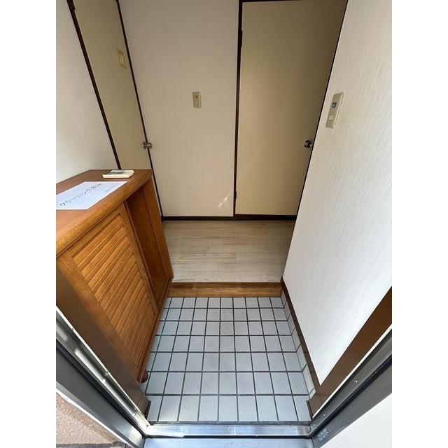 玄関　下駄箱あり