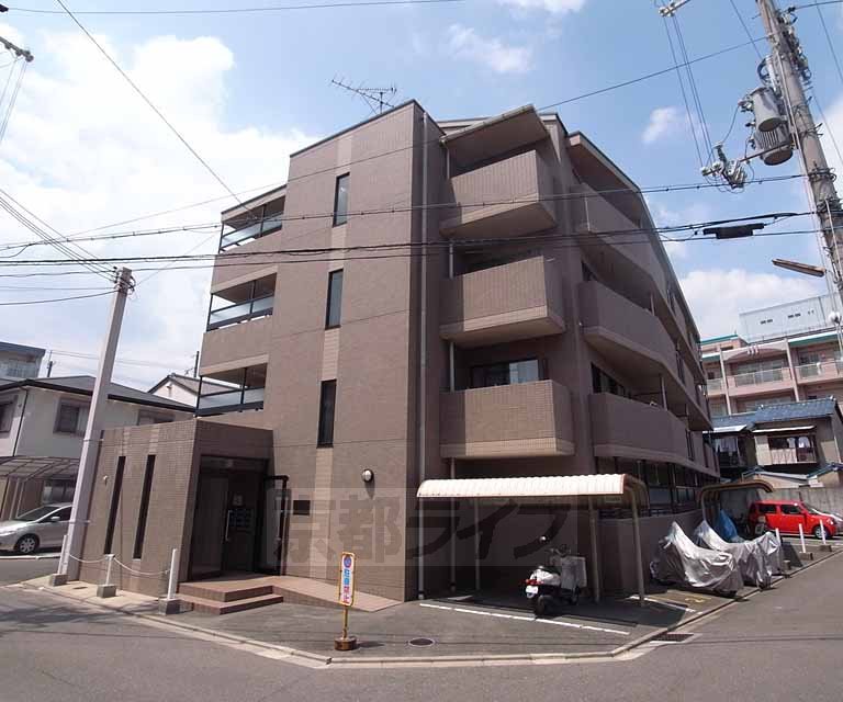 【カルモ中村の建物外観】