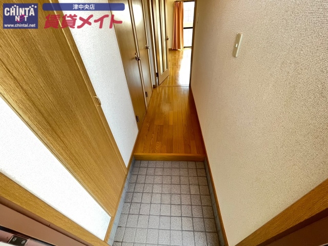 玄関　同型参考写真