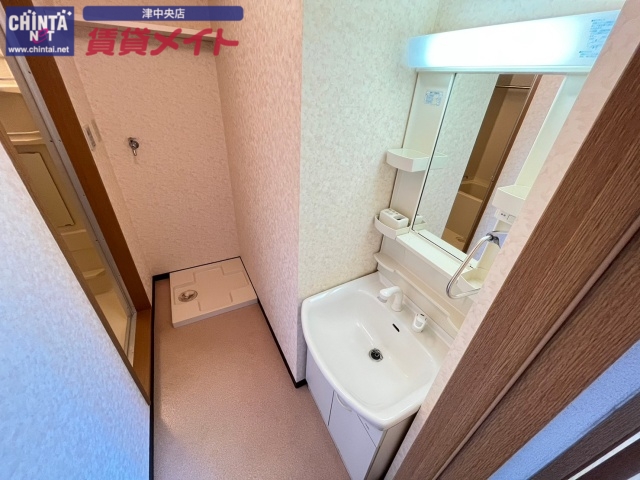 洗面設備　同型参考写真