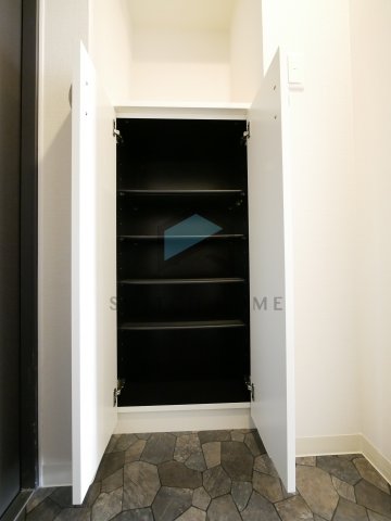 収納　シューズボックスあります