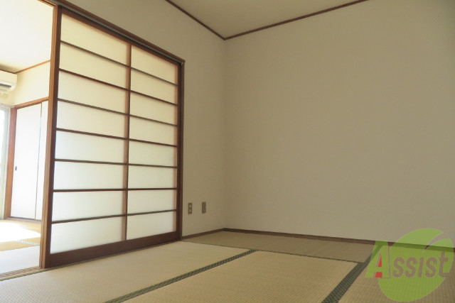 その他部屋・スペース　こちらは和室です。寝るときはこちらに布団を敷くのも良いですね