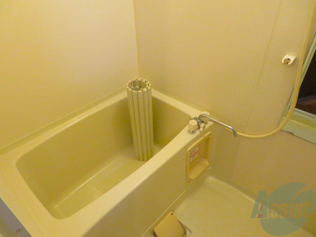 バス・シャワールーム　バスルームはこちらです。広々としてゆったり休めます。