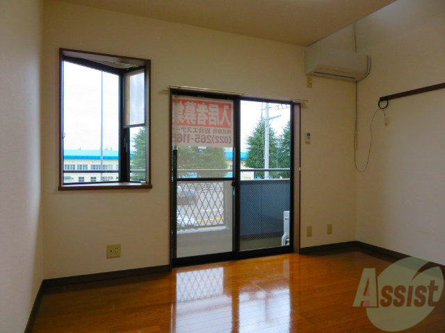 居室・リビング　６．７５帖の洋室です。広々として、きれいですね。