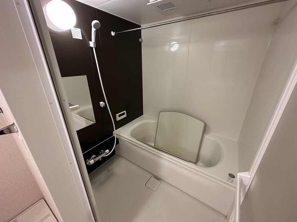 バス・シャワールーム　※写真は201号室のものです